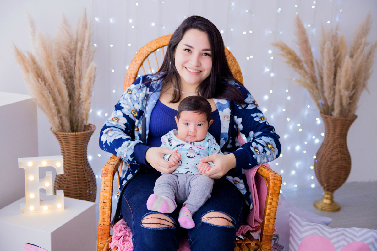 acompanhamento mensal de bebe caxias do sul figurino cenario tematico  personagem foto infantil serra gaucha fotografia familia mundo azul rosa ensaio fotografico crianca newborn baby menino menina smash the cake esmague o bolo banheira urso circo