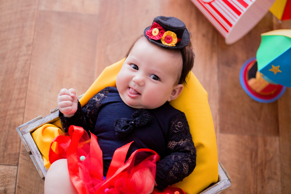 acompanhamento mensal de bebe caxias do sul figurino cenario tematico  personagem foto infantil serra gaucha fotografia familia mundo azul rosa ensaio fotografico crianca newborn baby menino menina smash the cake esmague o bolo banheira urso circo