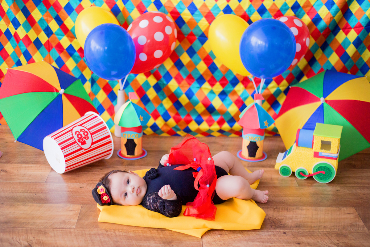 acompanhamento mensal de bebe caxias do sul figurino cenario tematico  personagem foto infantil serra gaucha fotografia familia mundo azul rosa ensaio fotografico crianca newborn baby menino menina smash the cake esmague o bolo banheira urso circo