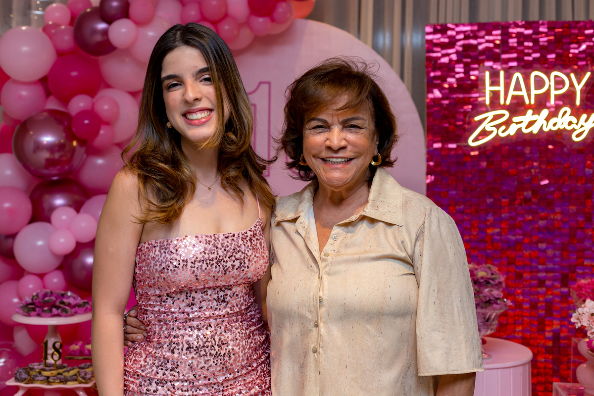 Fotografia de aniversário de 18 anos na Graça em Salvador