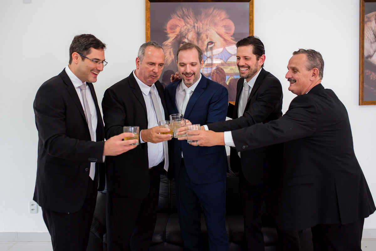 casamento, noiva, fotografia de casamento, fotografia, alex e thais fotografia , casamento ao ar livre, casamento de dia, making of noivo, terno noivo, estação fazenda, fazenda santa isabel