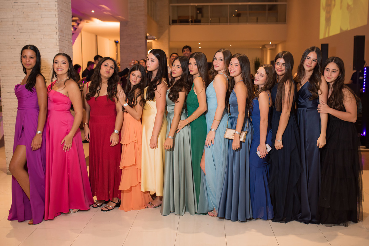 Making off debutante, maquiagem de debutante. fotografia de debutante, ensaio fotográfico 15 anos, ensaio 15 anos, fotos de 15 anos, fotógrafo de debutante, vestido debutante, fotógrafo de debutante em Sorocaba, fotógrafo de debutante em Jundiaí, festa 15