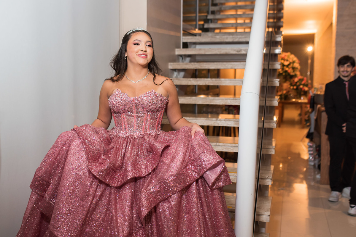 Making off debutante, maquiagem de debutante. fotografia de debutante, ensaio fotográfico 15 anos, ensaio 15 anos, fotos de 15 anos, fotógrafo de debutante, vestido debutante, fotógrafo de debutante em Sorocaba, fotógrafo de debutante em Jundiaí, festa 15