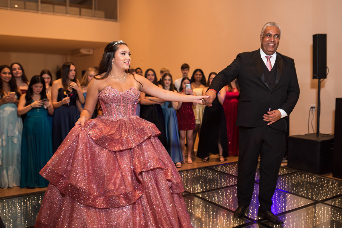 Making off debutante, maquiagem de debutante. fotografia de debutante, ensaio fotográfico 15 anos, ensaio 15 anos, fotos de 15 anos, fotógrafo de debutante, vestido debutante, fotógrafo de debutante em Sorocaba, fotógrafo de debutante em Jundiaí, valsa