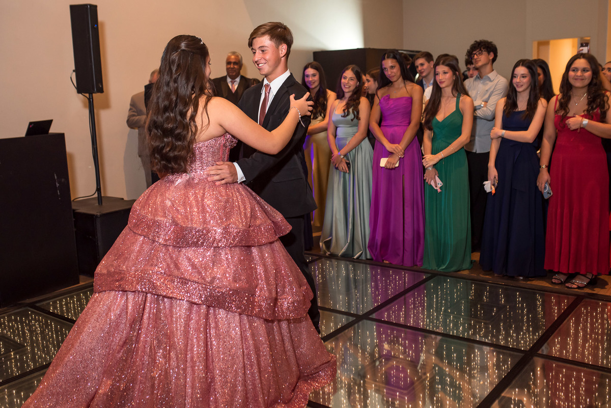 Making off debutante, maquiagem de debutante. fotografia de debutante, ensaio fotográfico 15 anos, ensaio 15 anos, fotos de 15 anos, fotógrafo de debutante, vestido debutante, fotógrafo de debutante em Sorocaba, fotógrafo de debutante em Jundiaí, valsa