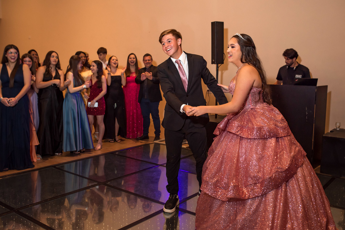 Making off debutante, maquiagem de debutante. fotografia de debutante, ensaio fotográfico 15 anos, ensaio 15 anos, fotos de 15 anos, fotógrafo de debutante, vestido debutante, fotógrafo de debutante em Sorocaba, fotógrafo de debutante em Jundiaí, valsa