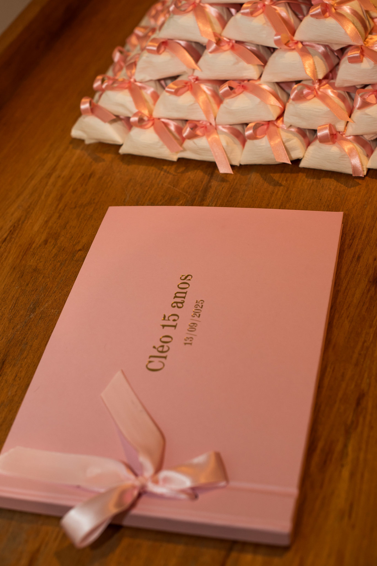 Making off debutante, maquiagem de debutante. fotografia de debutante, ensaio fotográfico 15 anos, ensaio 15 anos, fotos de 15 anos, fotógrafo de debutante, vestido debutante, fotógrafo de debutante em Sorocaba, fotógrafo de debutante em Jundiaí, festa 15