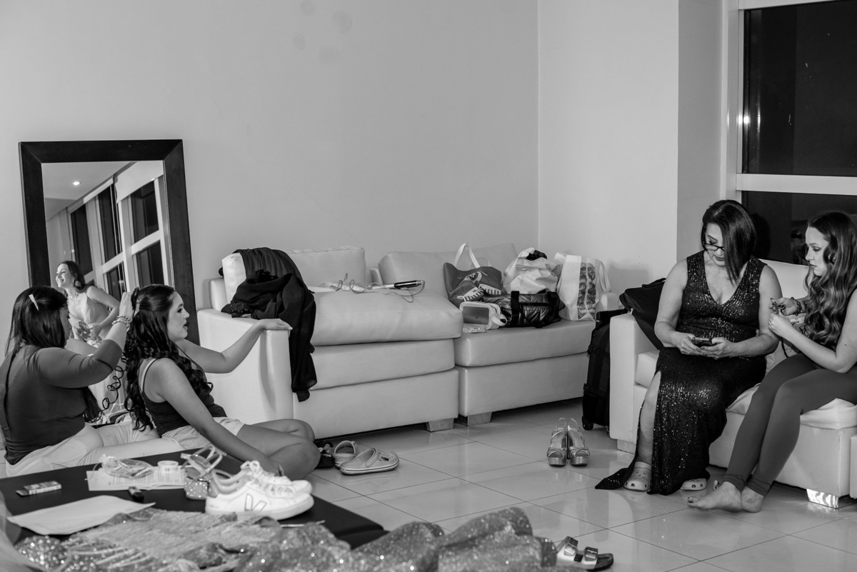 Making off debutante, maquiagem de debutante. fotografia de debutante, ensaio fotográfico 15 anos, ensaio 15 anos, fotos de 15 anos, fotógrafo de debutante, vestido debutante, fotógrafo de debutante em Sorocaba, fotógrafo de debutante em Jundiaí, festa 15