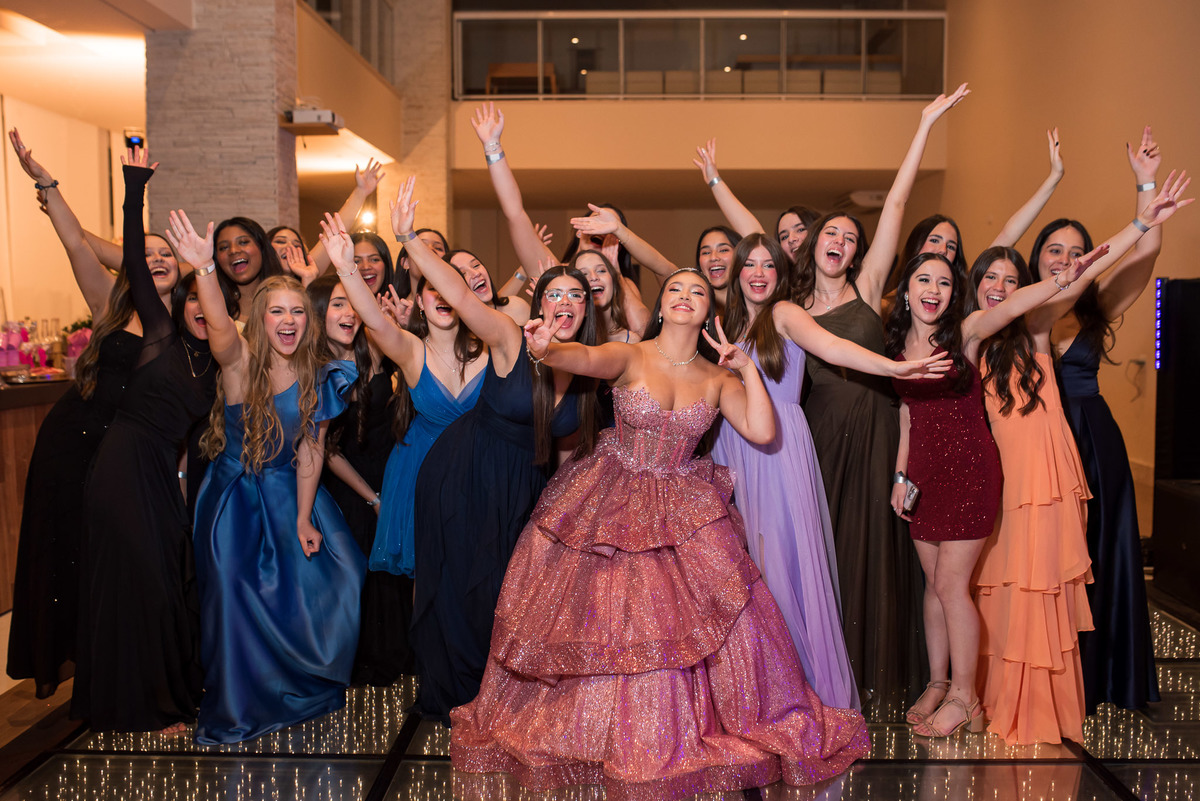 Making off debutante, maquiagem de debutante. fotografia de debutante, ensaio fotográfico 15 anos, ensaio 15 anos, fotos de 15 anos, fotógrafo de debutante, vestido debutante, fotógrafo de debutante em Sorocaba, fotógrafo de debutante em Jundiaí, valsa