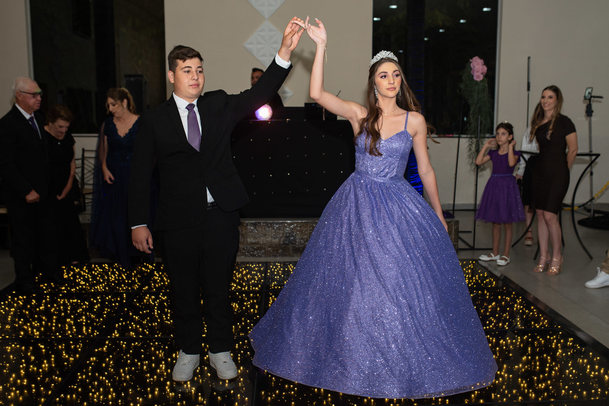 Making off debutante, maquiagem de debutante. fotografia de debutante, ensaio fotográfico 15 anos, ensaio 15 anos, fotos de 15 anos, fotógrafo de debutante, vestido debutante, fotógrafo de debutante em Sorocaba, fotógrafo de debutante em Jundiaí, valsa