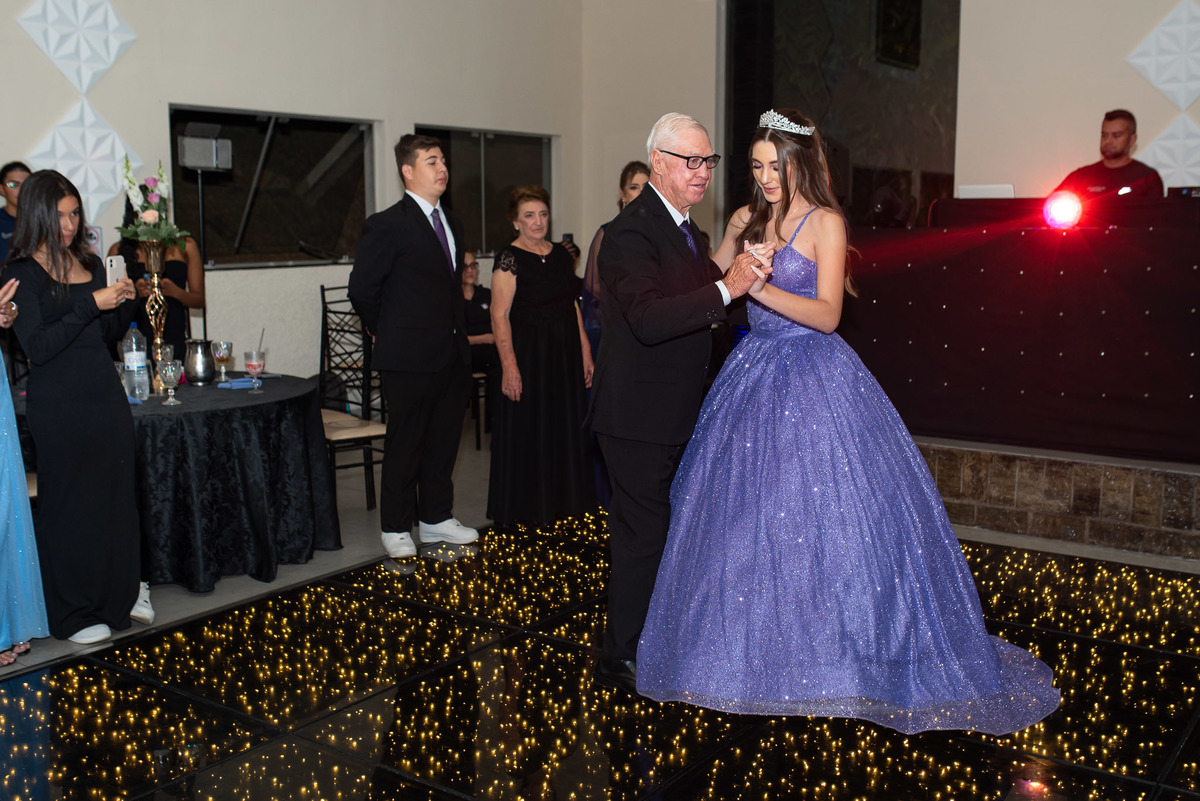 Making off debutante, maquiagem de debutante. fotografia de debutante, ensaio fotográfico 15 anos, ensaio 15 anos, fotos de 15 anos, fotógrafo de debutante, vestido debutante, fotógrafo de debutante em Sorocaba, fotógrafo de debutante em Jundiaí, valsa