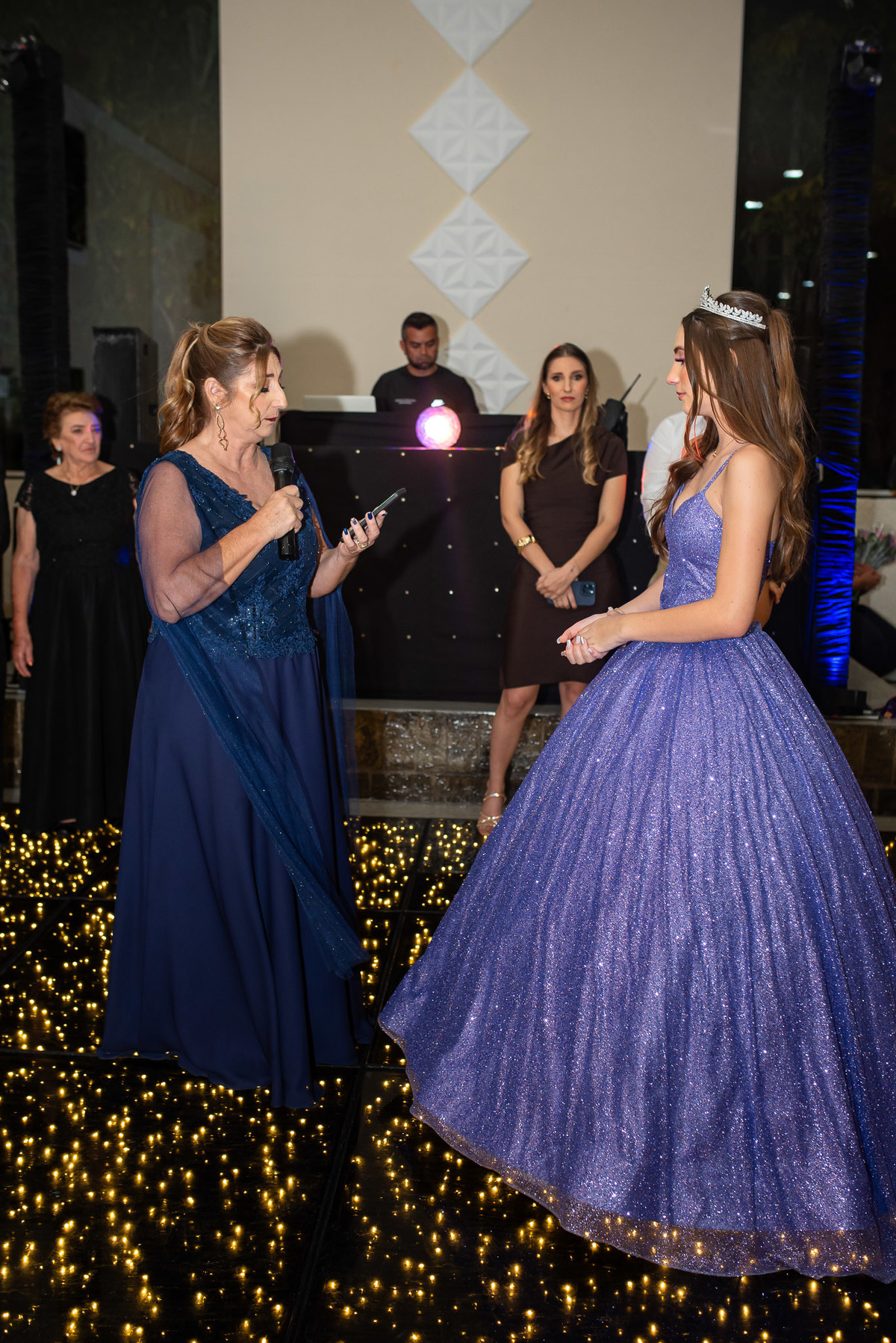 Making off debutante, maquiagem de debutante. fotografia de debutante, ensaio fotográfico 15 anos, ensaio 15 anos, fotos de 15 anos, fotógrafo de debutante, vestido debutante, fotógrafo de debutante em Sorocaba, fotógrafo de debutante em Jundiaí, valsa