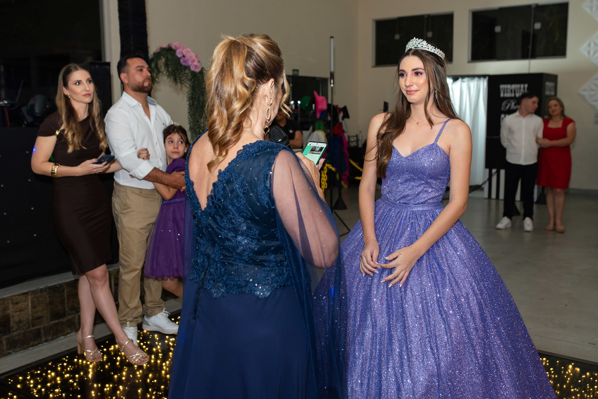 Making off debutante, maquiagem de debutante. fotografia de debutante, ensaio fotográfico 15 anos, ensaio 15 anos, fotos de 15 anos, fotógrafo de debutante, vestido debutante, fotógrafo de debutante em Sorocaba, fotógrafo de debutante em Jundiaí, valsa