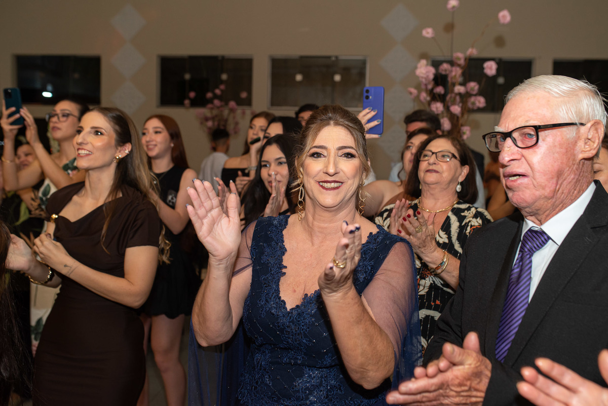 Making off debutante, maquiagem de debutante. fotografia de debutante, ensaio fotográfico 15 anos, ensaio 15 anos, fotos de 15 anos, fotógrafo de debutante, vestido debutante, fotógrafo de debutante em Sorocaba, fotógrafo de debutante em Jundiaí, valsa