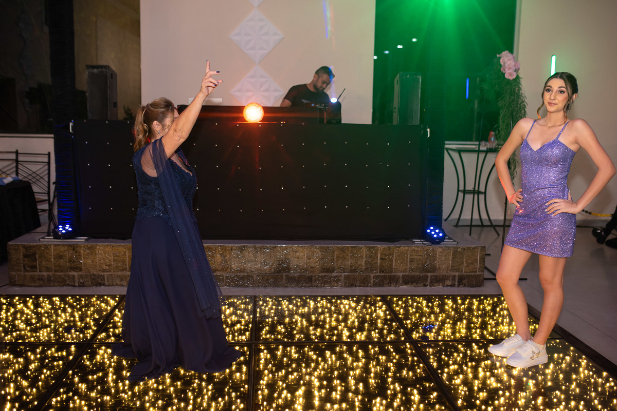 Making off debutante, maquiagem de debutante. fotografia de debutante, ensaio fotográfico 15 anos, ensaio 15 anos, fotos de 15 anos, fotógrafo de debutante, vestido debutante, fotógrafo de debutante em Sorocaba, fotógrafo de debutante em Jundiaí, valsa