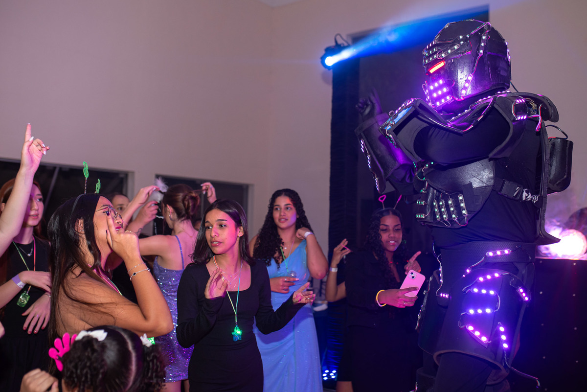 Making off debutante, maquiagem de debutante. fotografia de debutante, ensaio fotográfico 15 anos, ensaio 15 anos, fotos de 15 anos, fotógrafo de debutante, vestido debutante, fotógrafo de debutante em Sorocaba, fotógrafo de debutante em Jundiaí, valsa