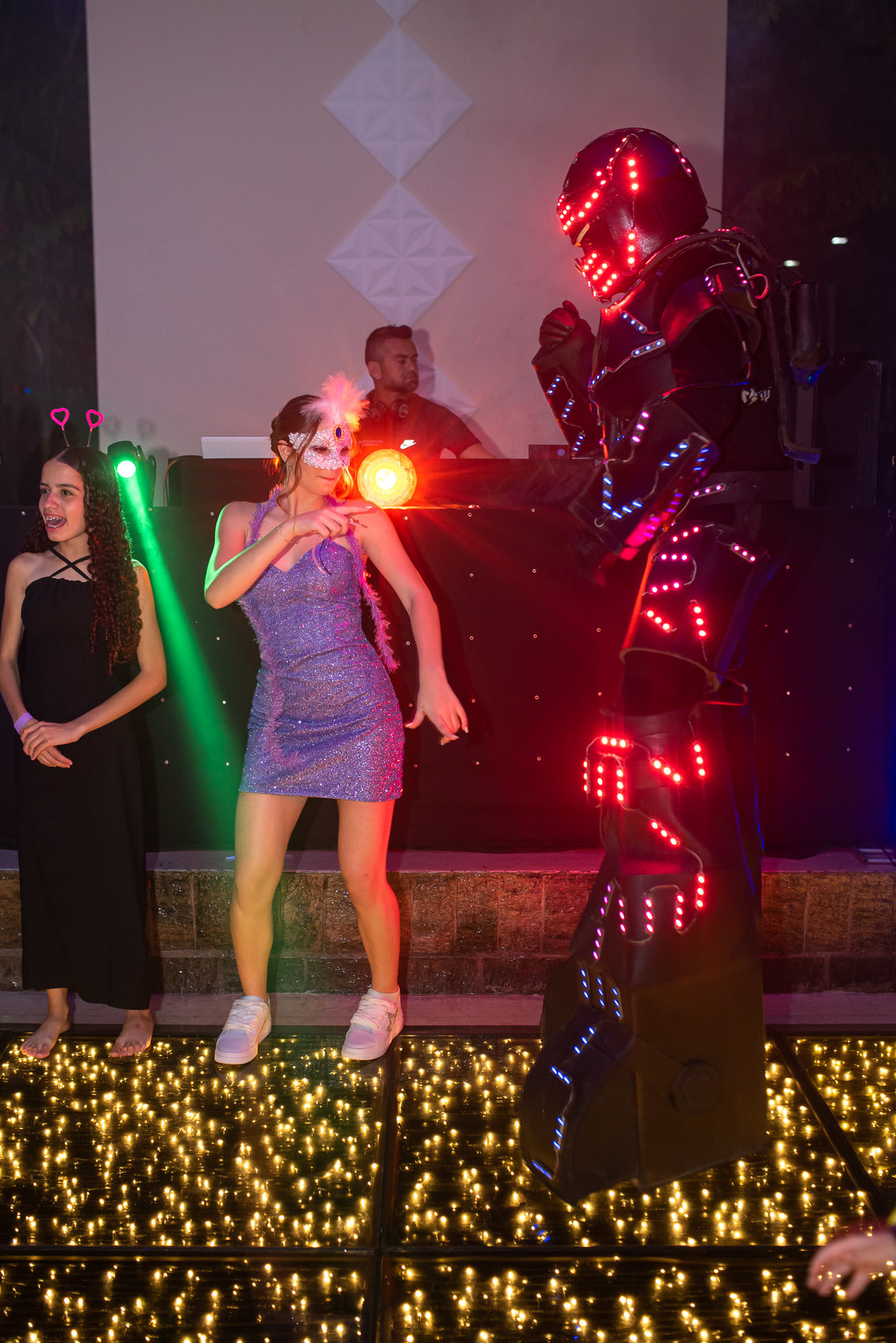 Making off debutante, maquiagem de debutante. fotografia de debutante, ensaio fotográfico 15 anos, ensaio 15 anos, fotos de 15 anos, fotógrafo de debutante, vestido debutante, fotógrafo de debutante em Sorocaba, fotógrafo de debutante em Jundiaí, valsa