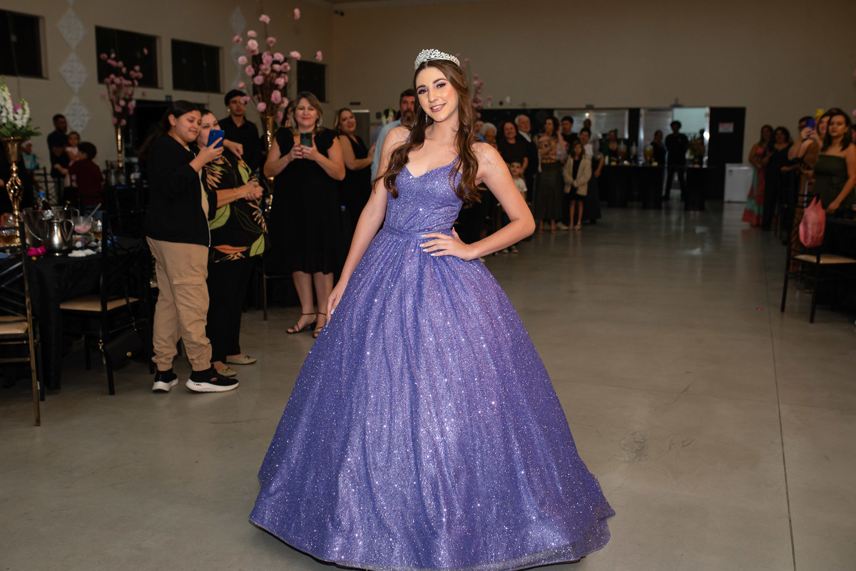 Making off debutante, maquiagem de debutante. fotografia de debutante, ensaio fotográfico 15 anos, ensaio 15 anos, fotos de 15 anos, fotógrafo de debutante, vestido debutante, fotógrafo de debutante em Sorocaba, fotógrafo de debutante em Jundiaí, valsa