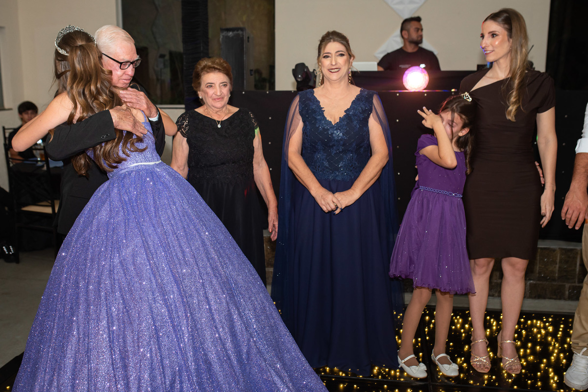 Making off debutante, maquiagem de debutante. fotografia de debutante, ensaio fotográfico 15 anos, ensaio 15 anos, fotos de 15 anos, fotógrafo de debutante, vestido debutante, fotógrafo de debutante em Sorocaba, fotógrafo de debutante em Jundiaí, valsa