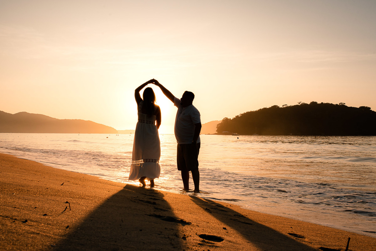 pré wedding na praia
pré wedding Caraguatatuba
ensaio pré casamento
ensaio de casal na praia
fotos ao nascer do sol
ensaio romântico na praia
fotógrafo para ensaio de casal
fotos pré casamento na praia
fotografo de casamento 
alex e thais fotografia