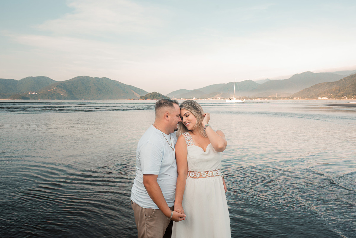pré wedding na praia
pré wedding Caraguatatuba
ensaio pré casamento
ensaio de casal na praia
fotos ao nascer do sol
ensaio romântico na praia
fotógrafo para ensaio de casal
fotos pré casamento na praia
fotografo de casamento 
alex e thais fotografia