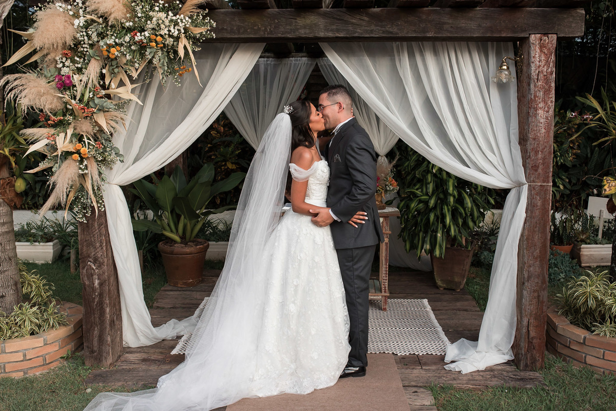 recanto real, casamento ao ar livre, casamento no pôr do sol, decoração de cerimônia, fotografo casamento, fotografia de casamento sorocaba, fotografo de casamento jundiai, vestido de noiva, noiva, casamento ao ar livre, alex e thais fotografia