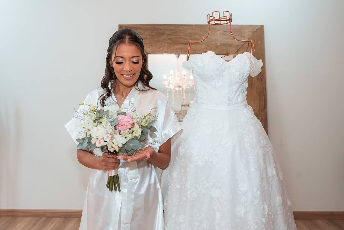 Making off da noiva, vestido de Noiva, Buque de noiva. Dia de noiva. Grande dia. maquiagem de noiva, casamento, jundiai, fotografo casamento, fotografia de casamento sorocaba, fotografo de casamento jundiai, recanto real, casamento ao ar livre, alex e tha