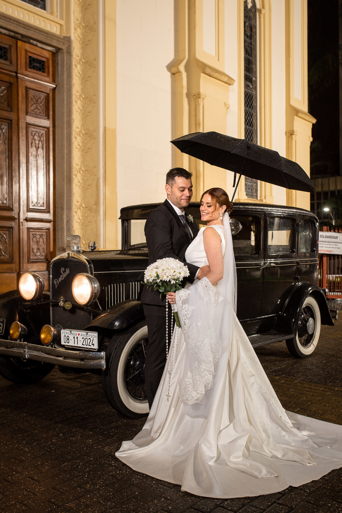 casamento, fotos casamento, noivos, entrada da noiva, vestido da noiva, casamento igreja católica, Catedral Nossa Senhora do Desterro, carro noivos