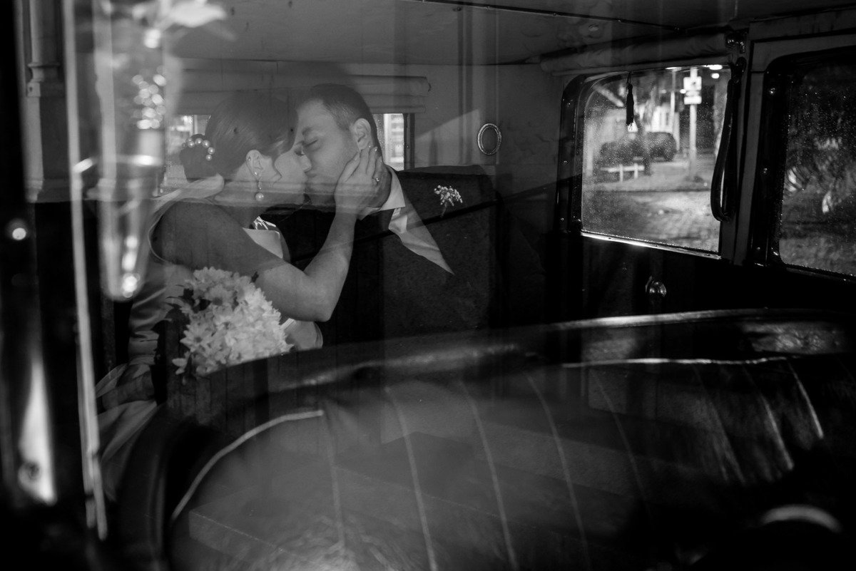 casamento, fotos casamento, noivos, entrada da noiva, vestido da noiva, casamento igreja católica, Catedral Nossa Senhora do Desterro, carro noivos