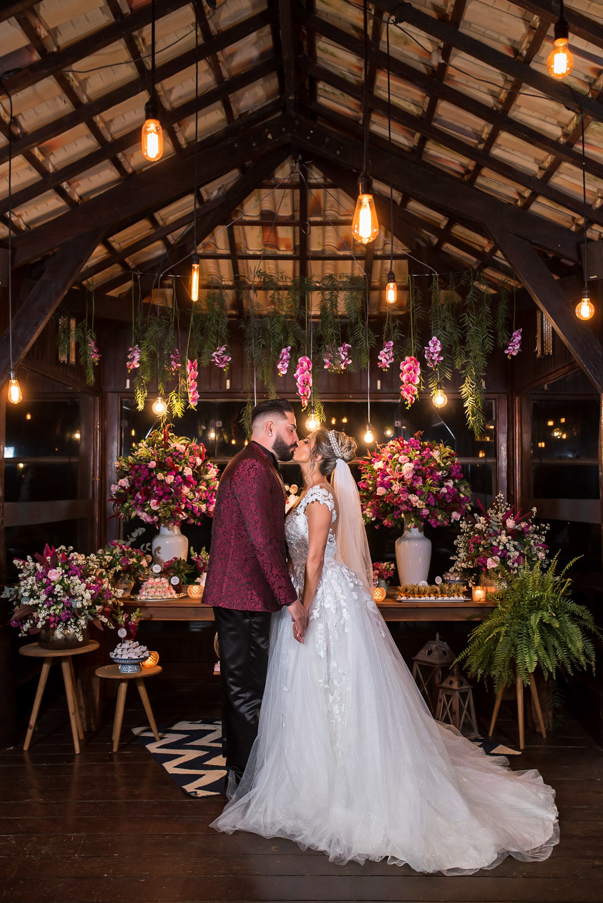 Badulaque, casamento ao ar livre, decoração festa, fotografo casamento, fotografia de casamento sorocaba, fotografo de casamento jundiai, vestido de noiva, noiva, alex e thais fotografia, mesa do bolo