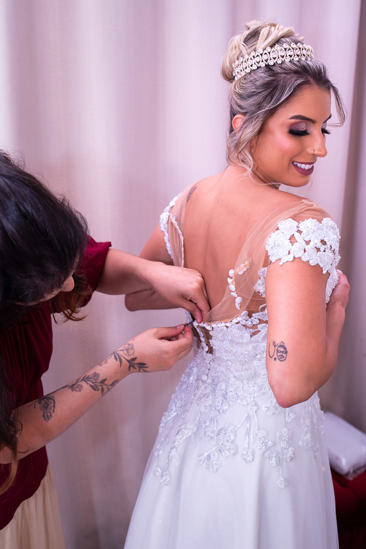 Making off da noiva, vestido de Noiva, Buque de noiva. Dia de noiva. maquiagem de noiva, casamento, jundiai, fotografo casamento, fotografo de casamento jundiai, recanto real, casamento ao ar livre, alex e thais fotografia