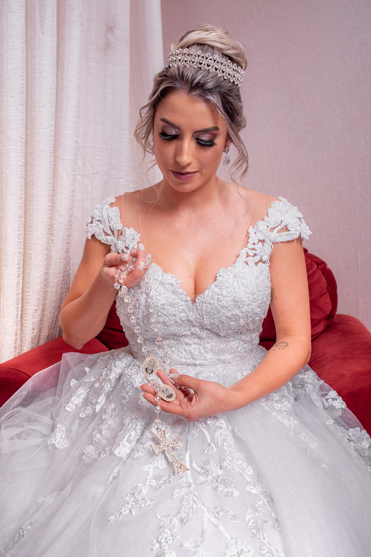 Making off da noiva, vestido de Noiva, Buque de noiva. Dia de noiva. maquiagem de noiva, casamento, jundiai, fotografo casamento, fotografo de casamento jundiai, recanto real, casamento ao ar livre, alex e thais fotografia