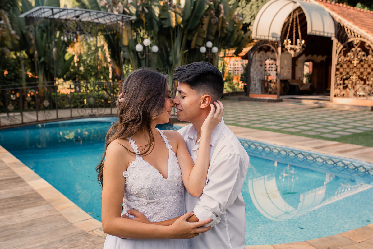 ensaio Pré-Wedding . Ensaio mairipora. pre wedding . dicas de ensaio. poses de ensaio casal. fotografia de casamento. fotografo de casamento.. Ensaio Casal,  Espaço Ravena Garden