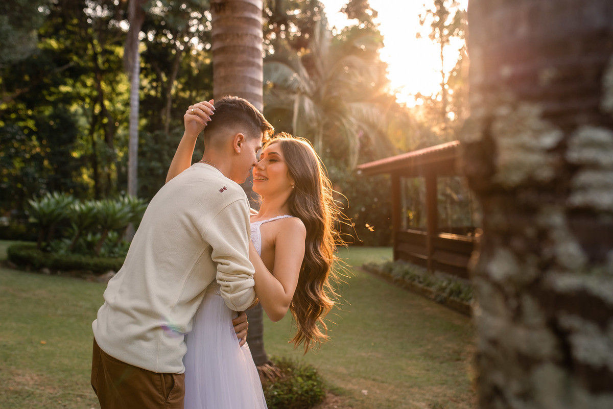 ensaio Pré-Wedding . Ensaio mairipora. pre wedding . dicas de ensaio. poses de ensaio casal. fotografia de casamento. fotografo de casamento.. Ensaio Casal,  Espaço Ravena Garden