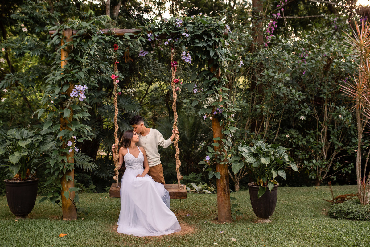ensaio Pré-Wedding . Ensaio mairipora. pre wedding . dicas de ensaio. poses de ensaio casal. fotografia de casamento. fotografo de casamento.. Ensaio Casal,  Espaço Ravena Garden