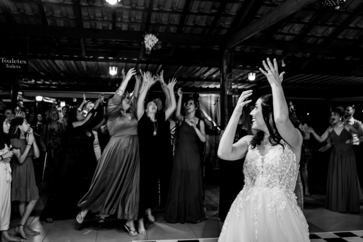 Sítio Sasafraz, casamento ao ar livre, decoração de cerimônia, fotografo casamento, fotografia de casamento Sorocaba, fotografo de casamento Jundiaí, vestido de noiva, noiva, alex e thais fotografia, gravata noivo, festa de casamento