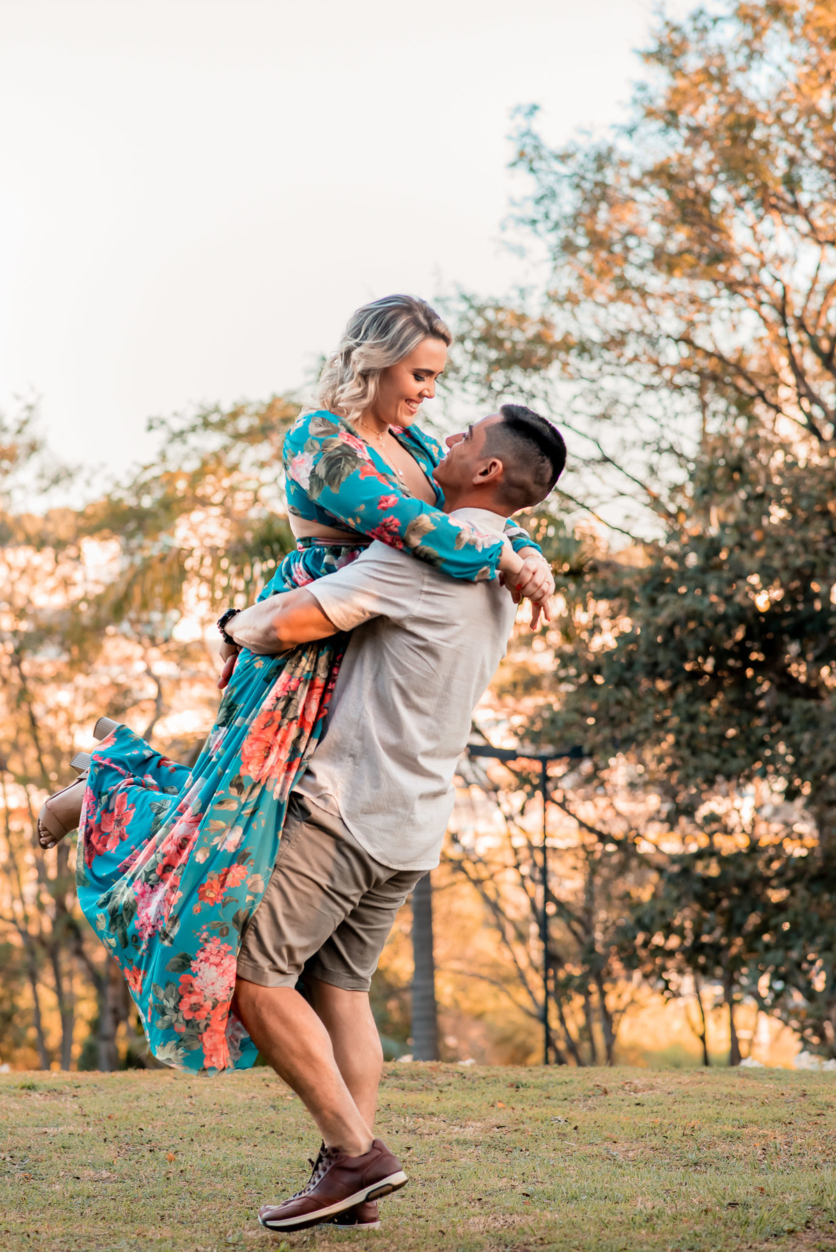 prewedding, ensaioprewedding, ensaiodecasal, fotografiadecasamento, fotografodecasamento, pordosol, ensaioaoarlivre, jundiai, jundiaisp, jundiaicasamentos, jundiaiprewedding, noivos, noivas2026, casamento2026