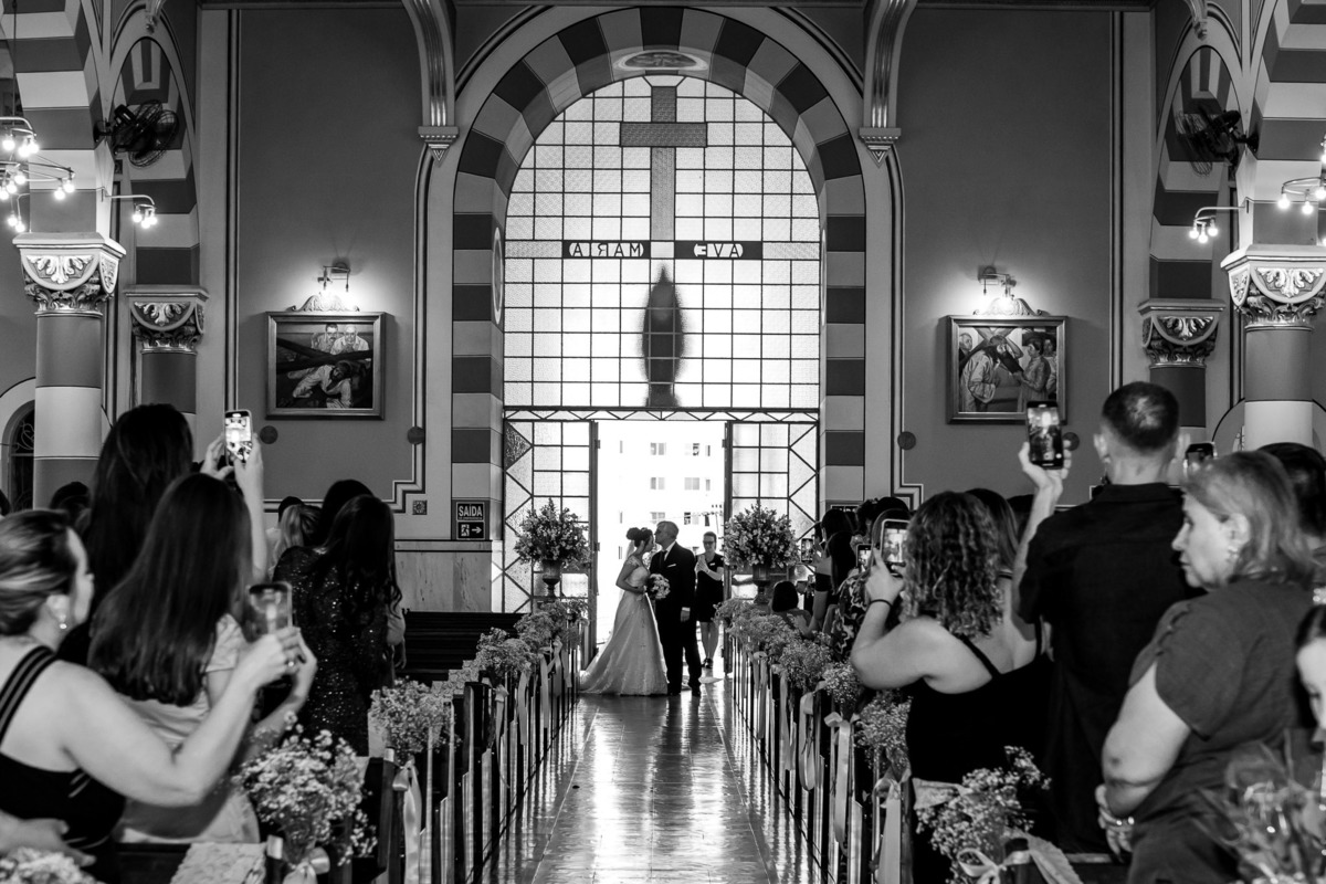 Cerimônia de casamento, vestido de noiva. terno do noivo. casamento na igreja. fotos de casamento. Casamento igreja católica. Paroquia nossa senhora da conceição, vila arens Jundiai 