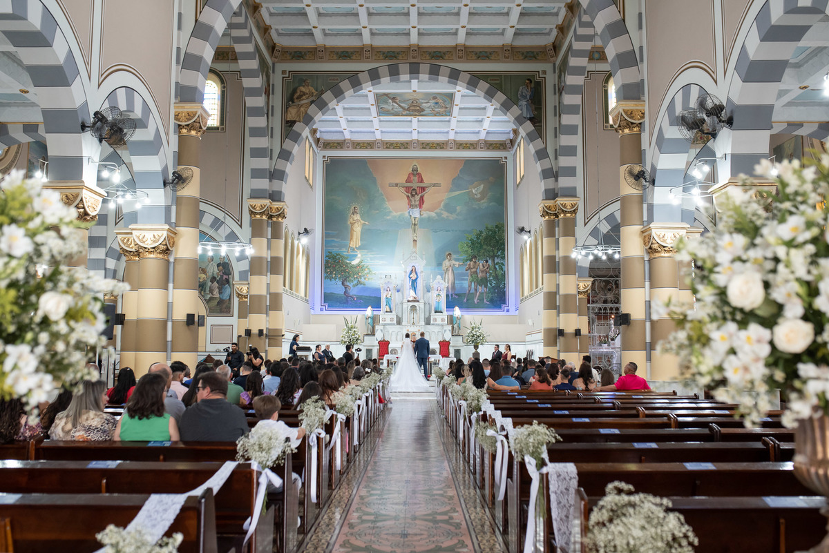 Cerimônia de casamento, vestido de noiva. terno do noivo. casamento na igreja. fotos de casamento. Casamento igreja católica. Paroquia nossa senhora da conceição, vila arens Jundiai 