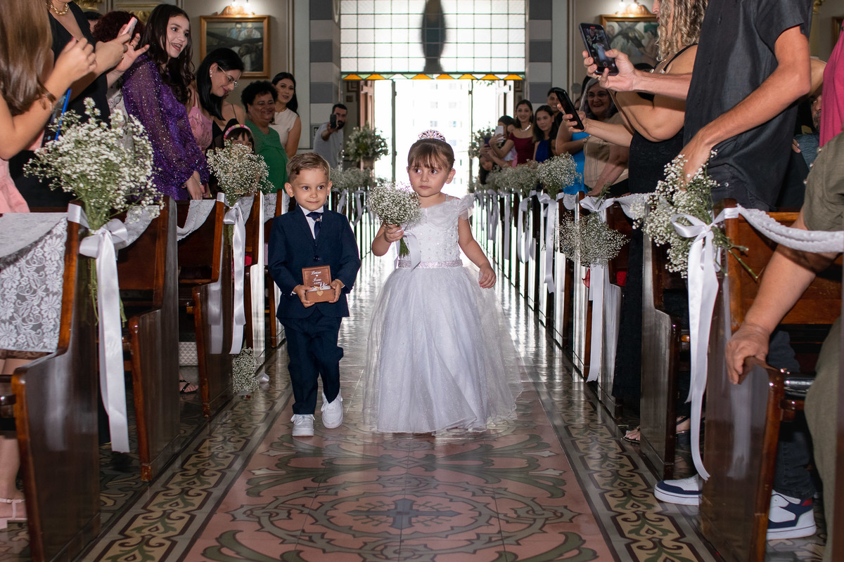 Cerimônia de casamento, vestido de noiva. terno do noivo. casamento na igreja. fotos de casamento. Casamento igreja católica. Paroquia nossa senhora da conceição, vila arens Jundiai 
