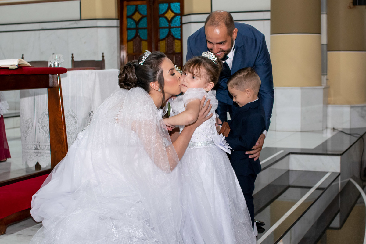 Cerimônia de casamento, vestido de noiva. terno do noivo. casamento na igreja. fotos de casamento. Casamento igreja católica. Paroquia nossa senhora da conceição, vila arens Jundiai 