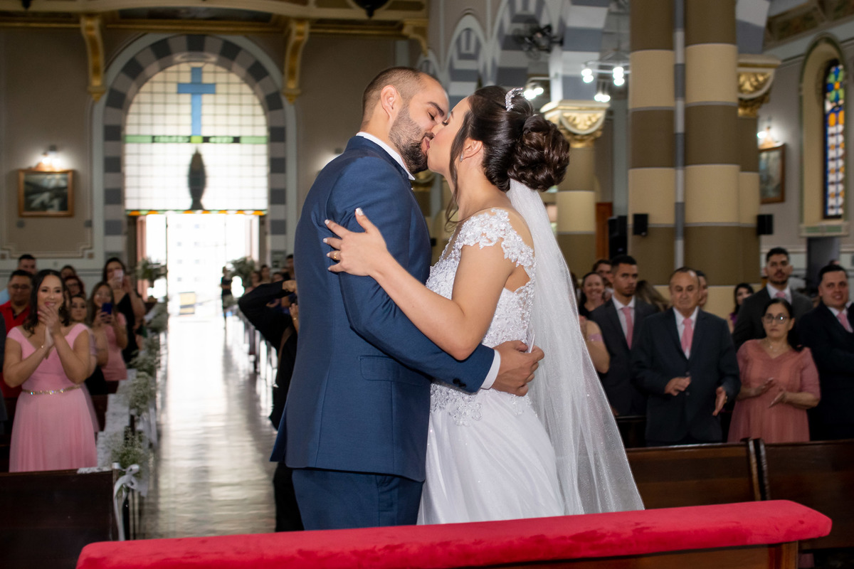 Cerimônia de casamento, vestido de noiva. terno do noivo. casamento na igreja. fotos de casamento. Casamento igreja católica. Paroquia nossa senhora da conceição, vila arens Jundiai 