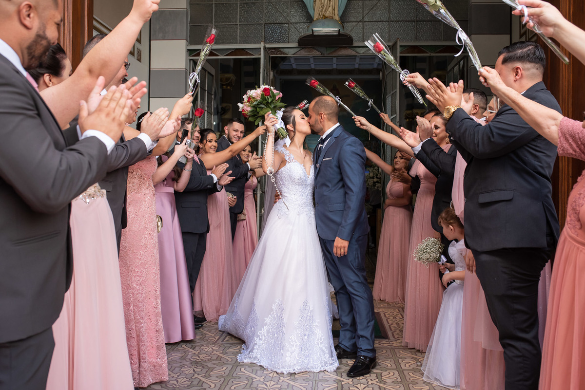 Cerimônia de casamento, vestido de noiva. terno do noivo. casamento na igreja. fotos de casamento. Casamento igreja católica. Paroquia nossa senhora da conceição, vila arens Jundiai 