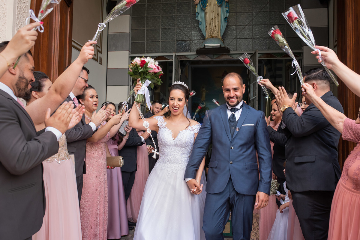 Cerimônia de casamento, vestido de noiva. terno do noivo. casamento na igreja. fotos de casamento. Casamento igreja católica. Paroquia nossa senhora da conceição, vila arens Jundiai 