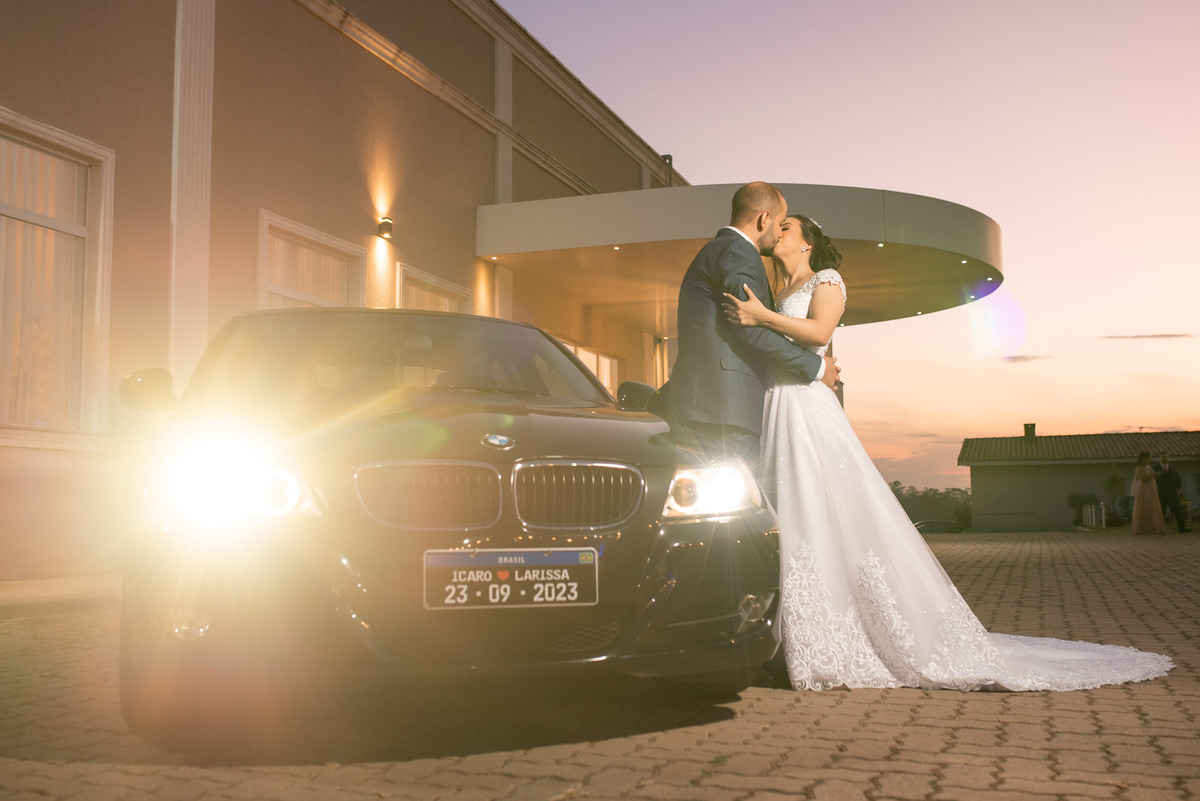 Vestido de noiva. terno do noivo. fotos de casamento. Espaço Florença, decoração casamento, festa casamento, madrinhas, padrinhos, inspirações fotos noivos 