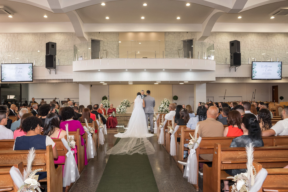 Cerimônia de casamento, vestido de noiva. terno do noivo. casamento na igreja. fotos de casamento. Jundiai, Assembleia de Deus do Vianelo 