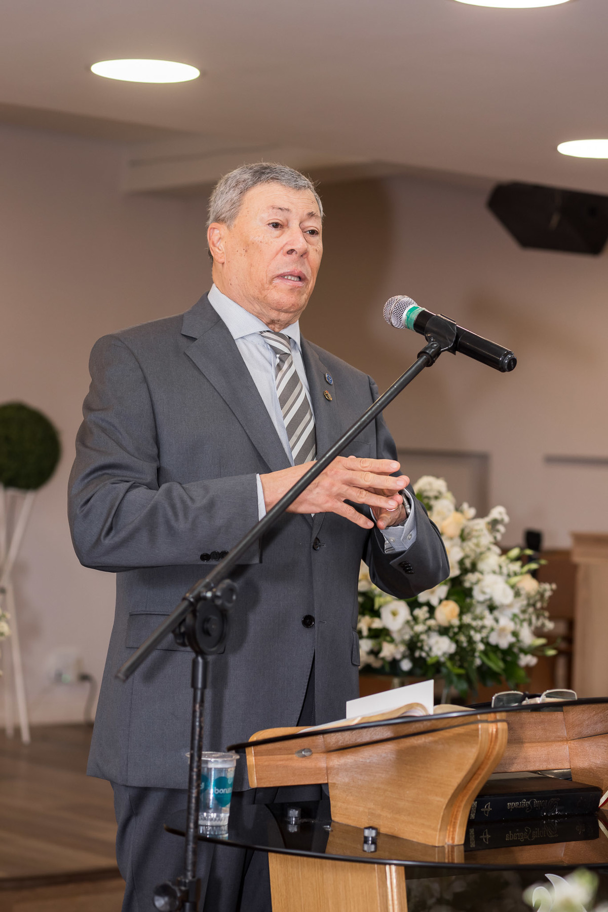 Cerimônia de casamento, vestido de noiva. terno do noivo. casamento na igreja. fotos de casamento. Jundiai, Assembleia de Deus do Vianelo 