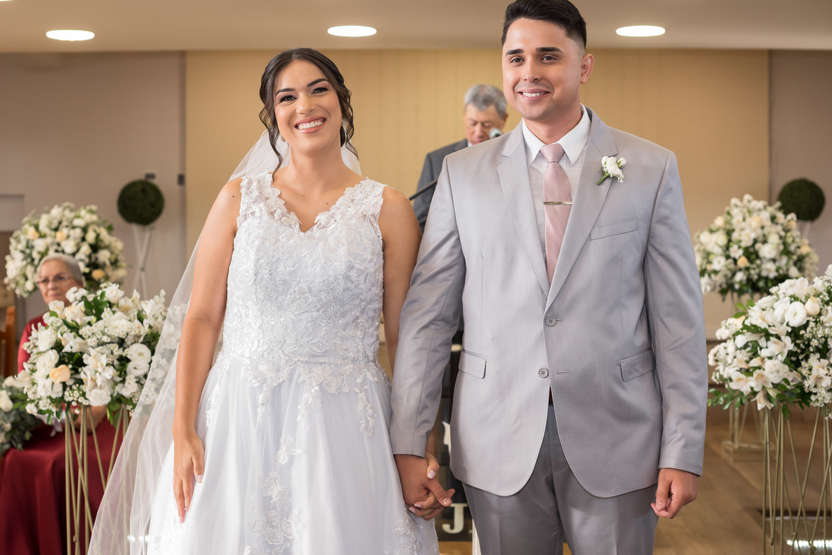 Cerimônia de casamento, vestido de noiva. terno do noivo. casamento na igreja. fotos de casamento. Jundiai, Assembleia de Deus do Vianelo 