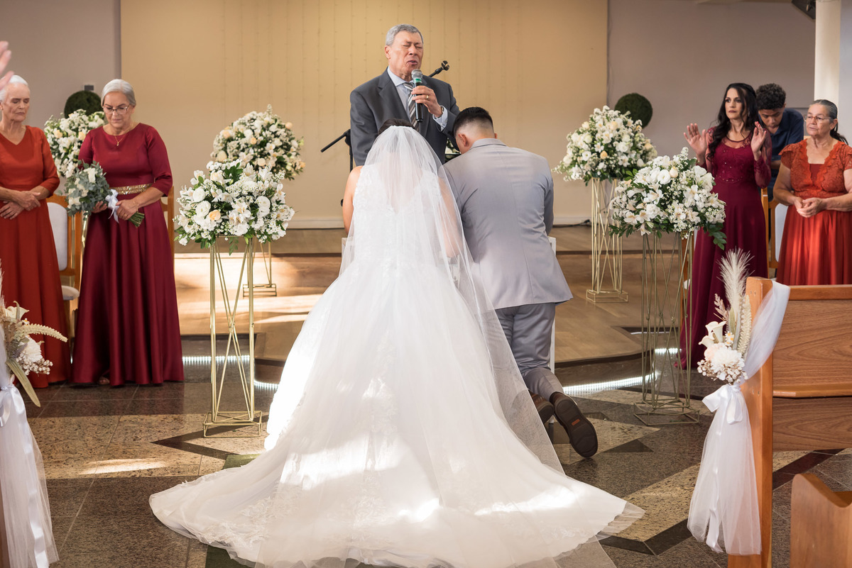 Cerimônia de casamento, vestido de noiva. terno do noivo. casamento na igreja. fotos de casamento. Jundiai, Assembleia de Deus do Vianelo 
