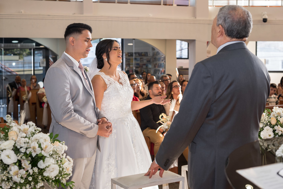 Cerimônia de casamento, vestido de noiva. terno do noivo. casamento na igreja. fotos de casamento. Jundiai, Assembleia de Deus do Vianelo 